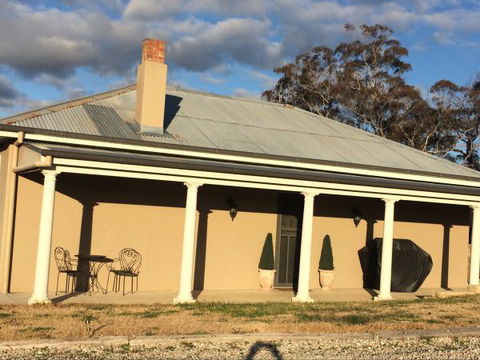 White Cedars Cottage - ACT Tourism 0