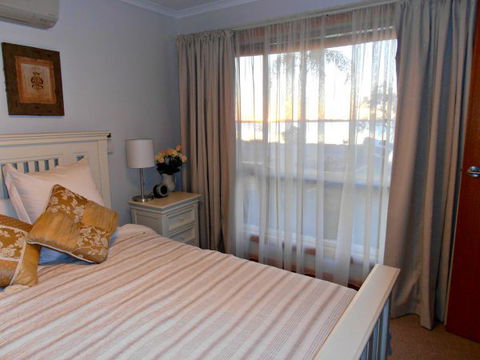 17 QED Lakehouse - ACT Tourism 3