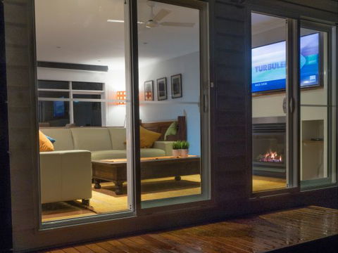 Alice's Palace Ocean Grove - ACT Tourism 2