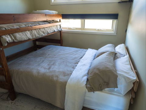 Alice's Palace Ocean Grove - ACT Tourism 7