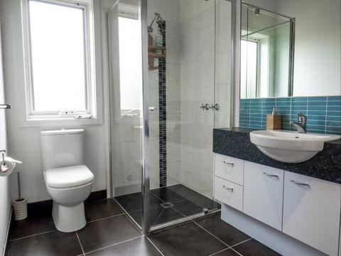 Alice's Palace Ocean Grove - ACT Tourism 8