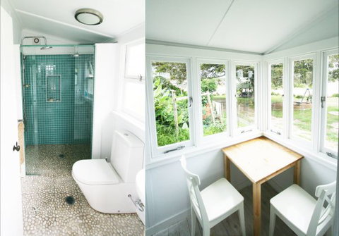 Aurora Beachfront Cottage - ACT Tourism 5