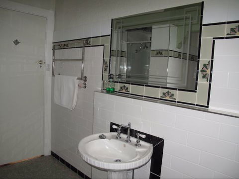 B&B Wodonga - Art Deco Accommodation - ACT Tourism 9