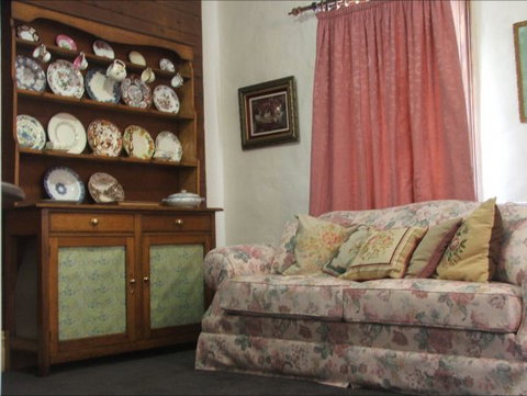 Barrack Street Colonial Cottage - ACT Tourism 4