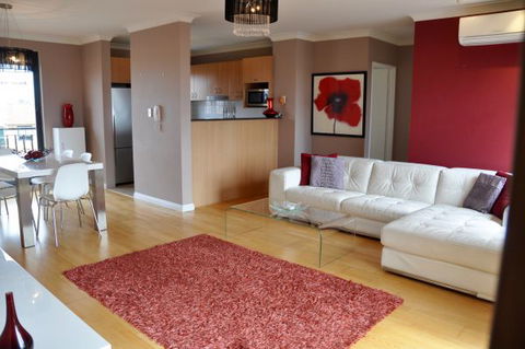 Best Apartment In The Heart Of Sydney’s Little Italy - ACT Tourism 0