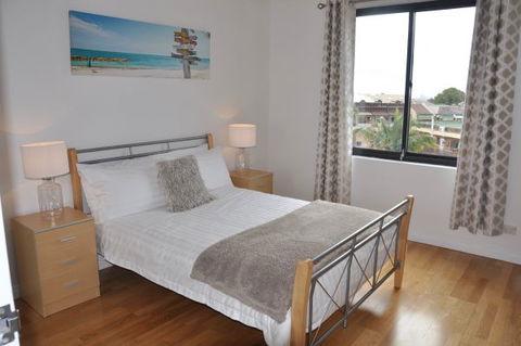 Best Apartment In The Heart Of Sydney’s Little Italy - ACT Tourism 7