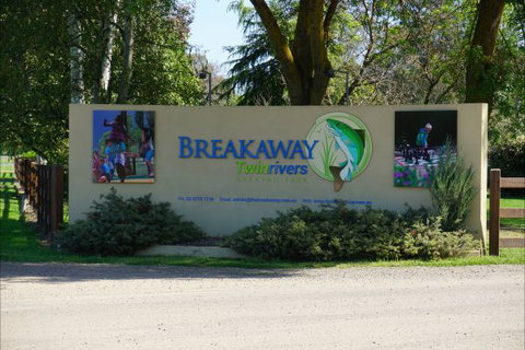 Breakaway Twin Rivers Caravan Park - ACT Tourism 9