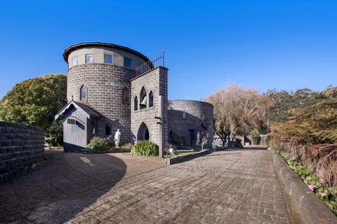 Castle Suites - Kryal Castle - ACT Tourism 8
