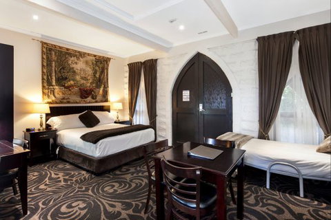 Castle Suites - Kryal Castle - ACT Tourism 9