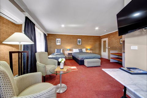 Central Deborah Motel - ACT Tourism 4
