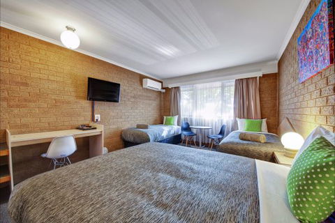 Central Deborah Motel - ACT Tourism 5