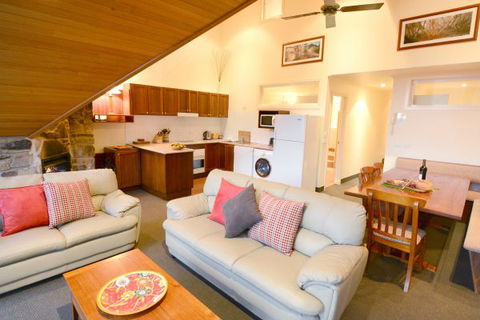 Falls Creek Country Club - ACT Tourism 3