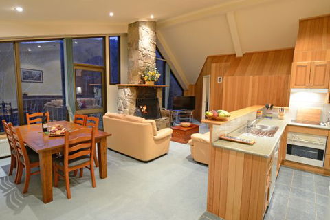 Falls Creek Country Club - ACT Tourism 5
