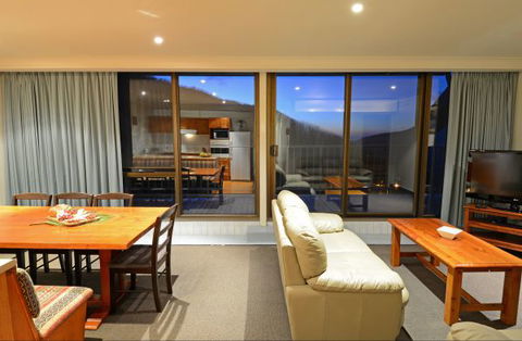 Falls Creek Country Club - ACT Tourism 6