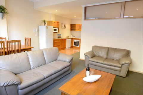Falls Creek Country Club - ACT Tourism 9