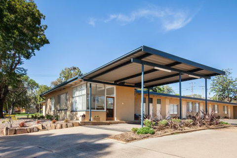 Gulgong Motel By Aden - ACT Tourism 0