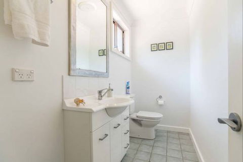 Kookaburra Retreat - ACT Tourism 7