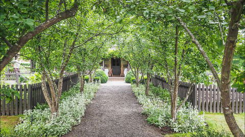 Kyneton Old Rectory - ACT Tourism 3
