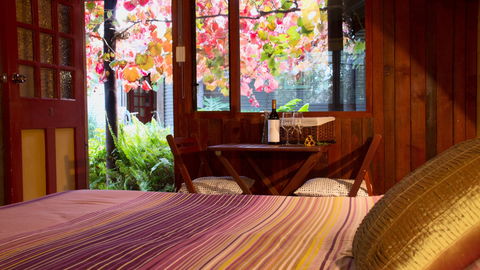 Red Poles Bed And Breakfast - ACT Tourism 0