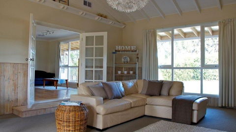 Sweetman Cottage - ACT Tourism 0