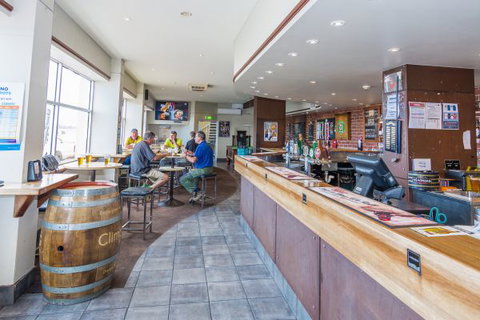 Merimbula Hotel - ACT Tourism 0
