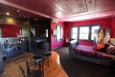 Oakdene Vineyards Guesthouse - ACT Tourism 0