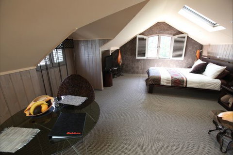 Oakdene Vineyards Guesthouse - ACT Tourism 2