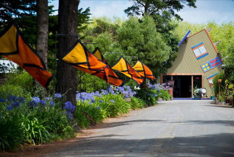 Oakdene Vineyards Guesthouse - ACT Tourism 6