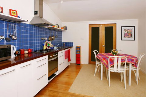 Oakhill Cottage - ACT Tourism 2