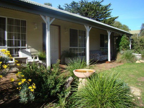 Peppertree Cottage - ACT Tourism 0