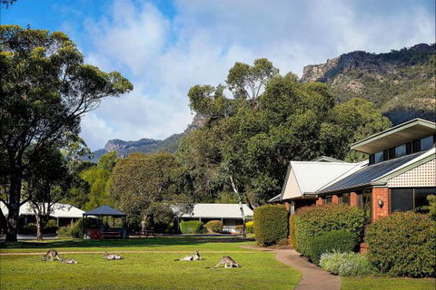 Pinnacle Holiday Lodge - ACT Tourism 0