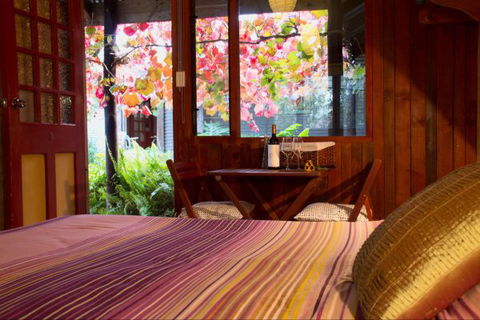 Red Poles Bed And Breakfast - ACT Tourism 1