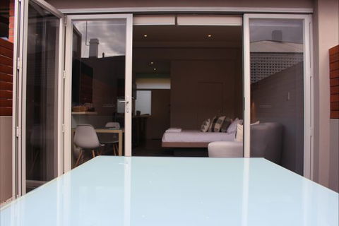 Sandy Bay Studio Apartment - ACT Tourism 4