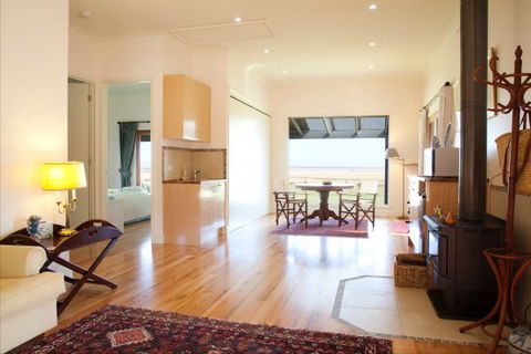 Sanctuary@Waratah - ACT Tourism 2