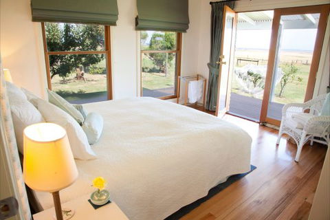 Sanctuary@Waratah - ACT Tourism 5