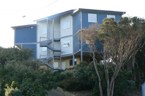 Sandy Point Beach Escape - ACT Tourism 0
