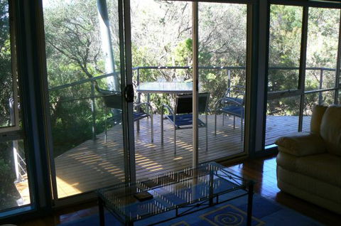 Sandy Point Beach Escape - ACT Tourism 4