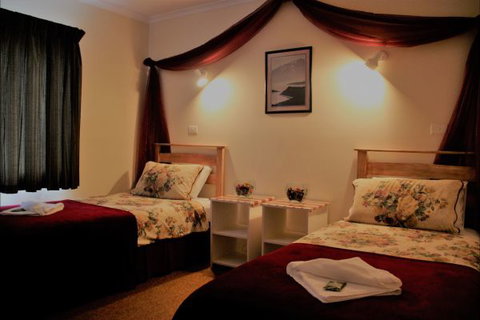 Sundial Holiday Apartments - ACT Tourism 4