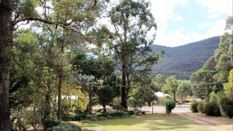 Sundial Holiday Apartments - ACT Tourism 6
