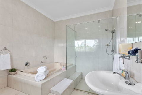 The Country House At Hunchy Luxury Bed And Breakfast Accommodation - ACT Tourism 3