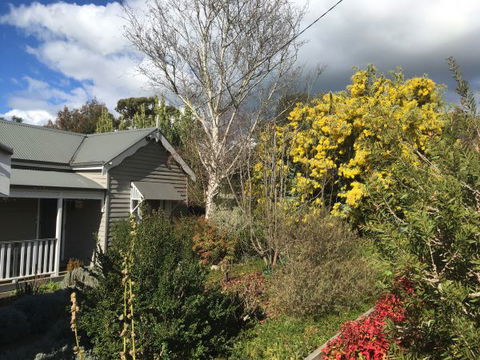 Valley View Cottage - ACT Tourism 4