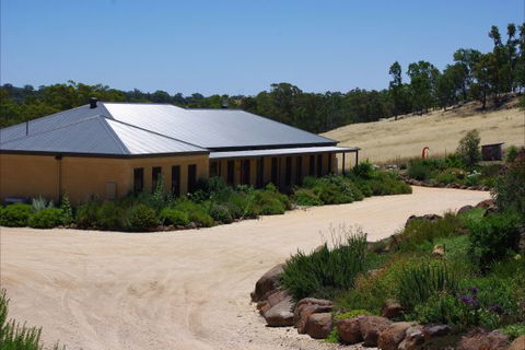 Yalooka Farm - ACT Tourism 0