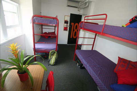 Zing! Backpackers Hostel - ACT Tourism 9