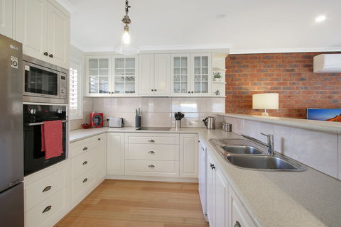 Abbey Rose - ACT Tourism 0