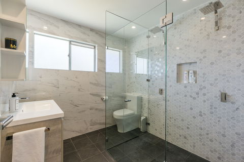 Amalfi Beach House - ACT Tourism 3