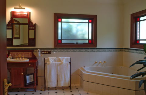 Anchor Cottage - ACT Tourism 1