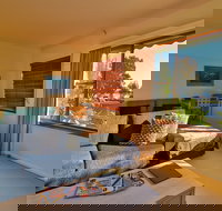 A Reflection on the Lake - ACT Tourism