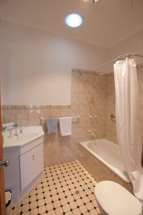 Black Jack Get-A-Way - Nana's Home - ACT Tourism 6