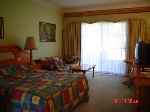 Coachmans Rest Motor Lodge - ACT Tourism 5