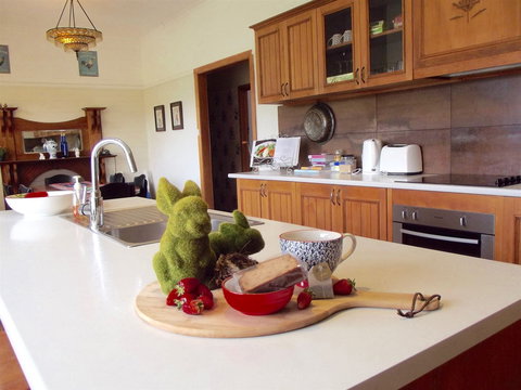 Eden Orchard And Farmstay - ACT Tourism 0